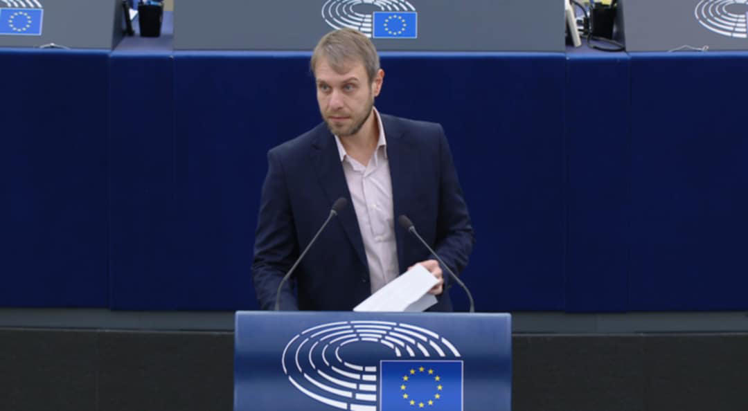 იტალიელი ევროპარლამენტარი - საქართველოზე კომენტარი რვაჯერ გავაკეთეთ, მაგრამ  არ  ვიღებთ რეზოლუციას ნეთანიაჰუს მიერ პალესტინელების ხოცვაზე - არ გვინდა აღიარება, რომ ქართველები ხმას იმის მიხედვით არ აძლევენ, რა სურთ კალასსა და ფონ დერ ლაიენს