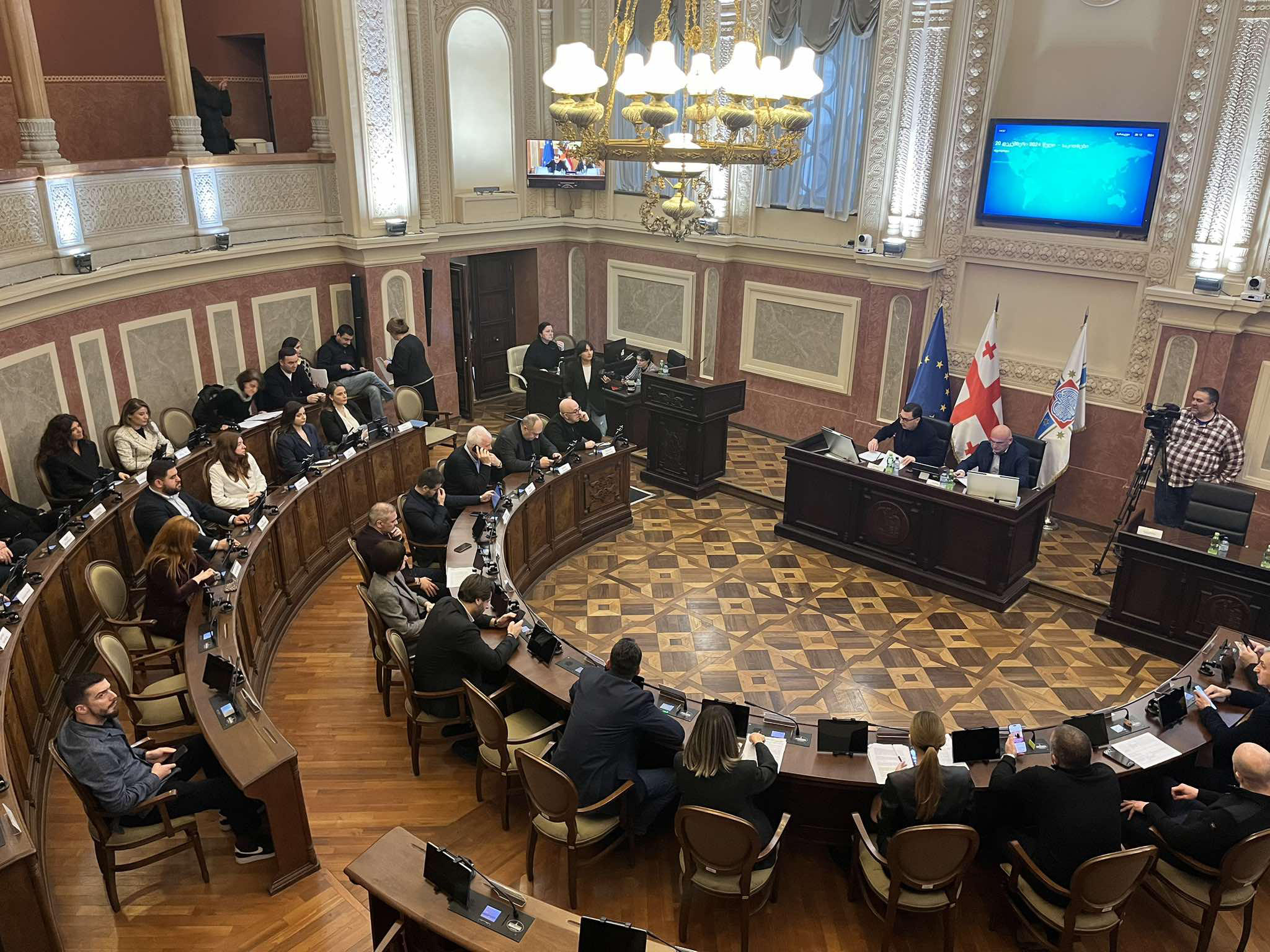 თბილისის საკრებულოს სხდომას ოპოზიციის ნაწილი ბოიკოტის გამო ისევ არ ესწრება