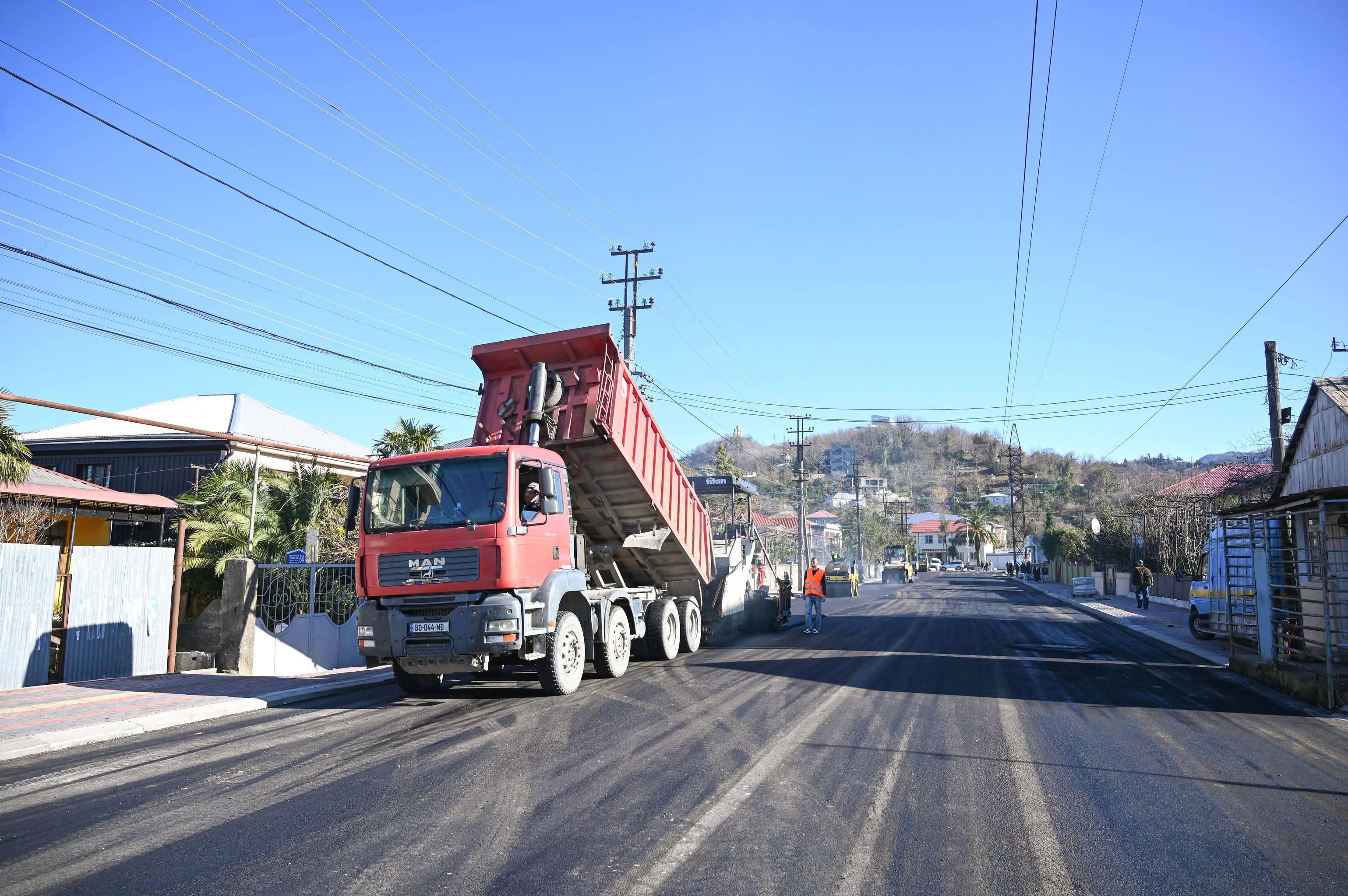 ბათუმში ასლან აბაშიძის ქუჩის სარეაბილიტაციო სამუშაოები აქტიურ ფაზაშია