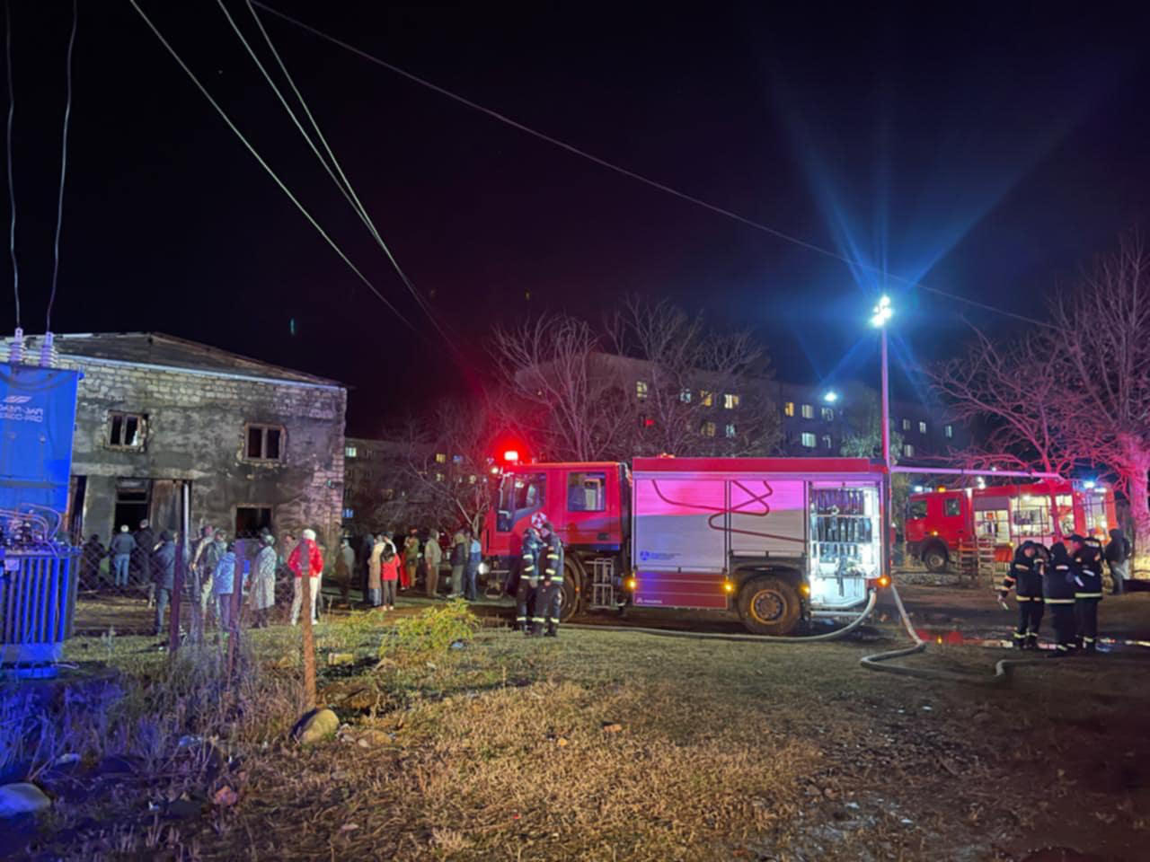 ზუგდიდში, ბაზრის ყოფილ შენობაში, სადაც რამდენიმე ოჯახი ცხოვრობს, ხანძარი იყო