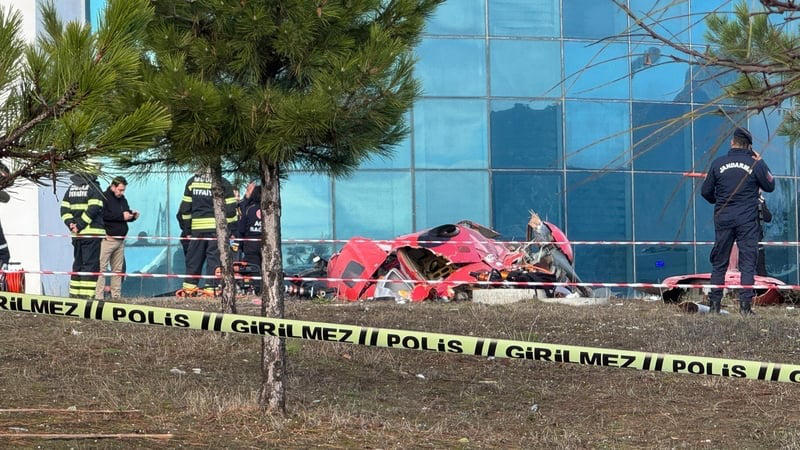 თურქეთში ვერტმფრენი საავადმყოფოს შენობას შეეჯახა, დაიღუპა 4 ადამიანი