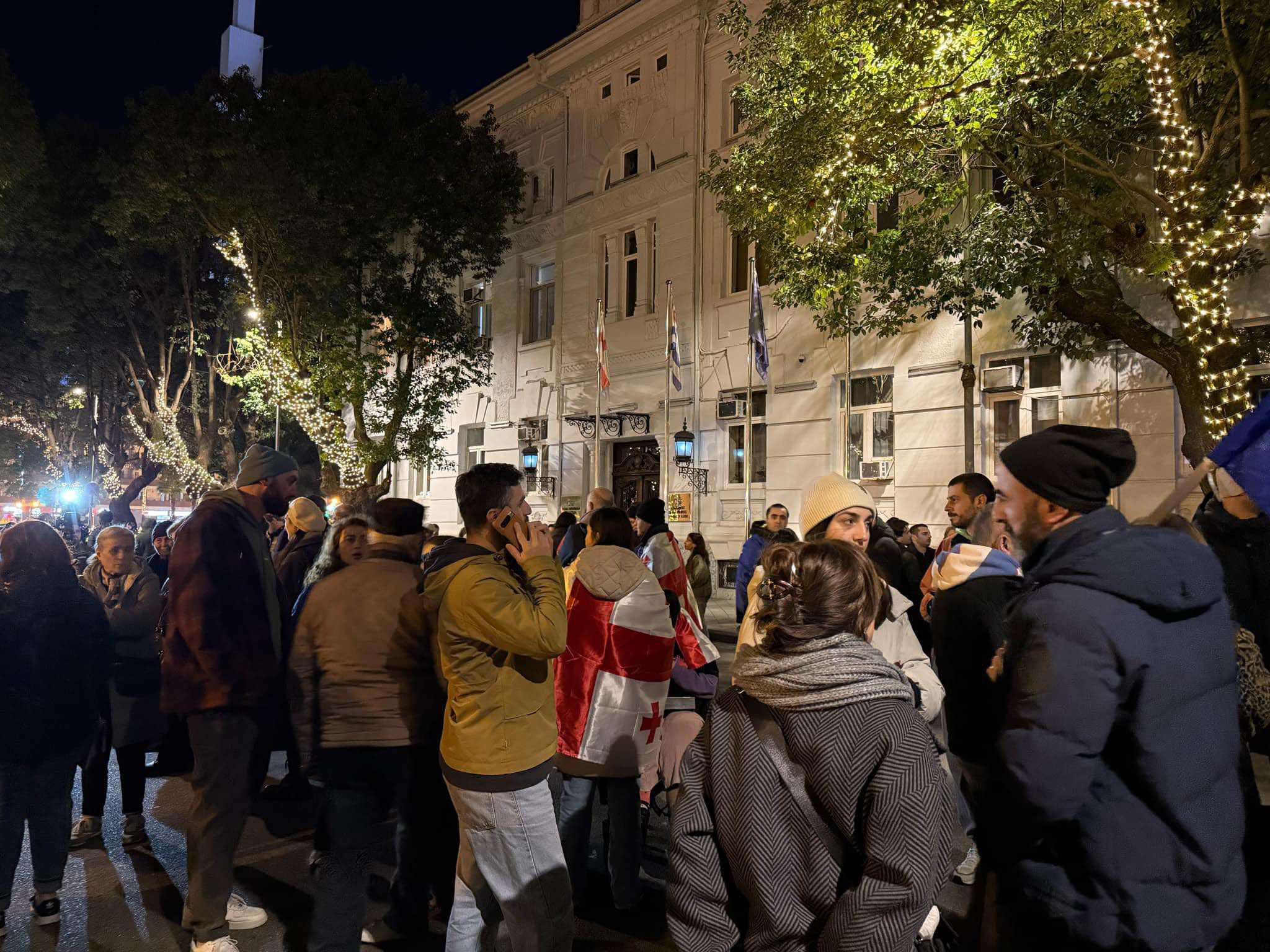 აჭარის მთავრობის სახლთან საპროტესტო აქცია განახლდა
