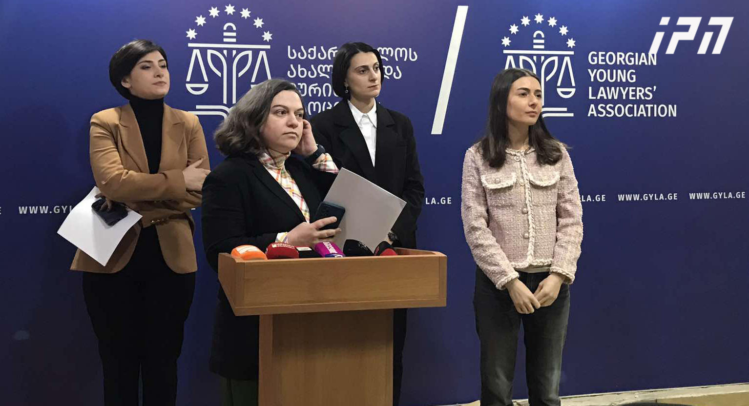 საია - აქციებისას დაკავებული პირების მიერ სასამართლოსთვის მიწოდებული ინფორმაცია განამტკიცებს ფაქტს, რომ მათ მიმართ წამებას, არაადამიანურ და დამამცირებელ მოპყრობას სისტემური და ფართომასშტაბიანი ხასიათი აქვს