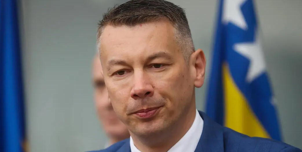 ბოსნია და ჰერცეგოვინის უშიშროების მინისტრი ნენად ნესიჩი ქრთამის აღების ბრალდებით დააკავეს