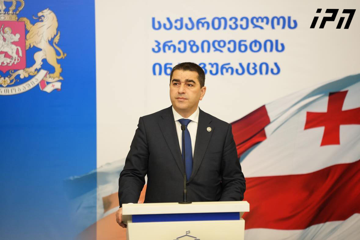 შალვა პაპუაშვილი - ვფიქრობ, სალომე ზურაბიშვილის მრჩევლები, ვისაც ჯერ კიდევ შერჩენილი აქვს საღი აზრი, სათანადო რჩევას მისცემენ იმასთან დაკავშირებით, რომ ქართველი ხალხის წინააღმდეგ არ წავიდეს - შენობა მას მემკვიდრეობით არ აქვს მიღებული