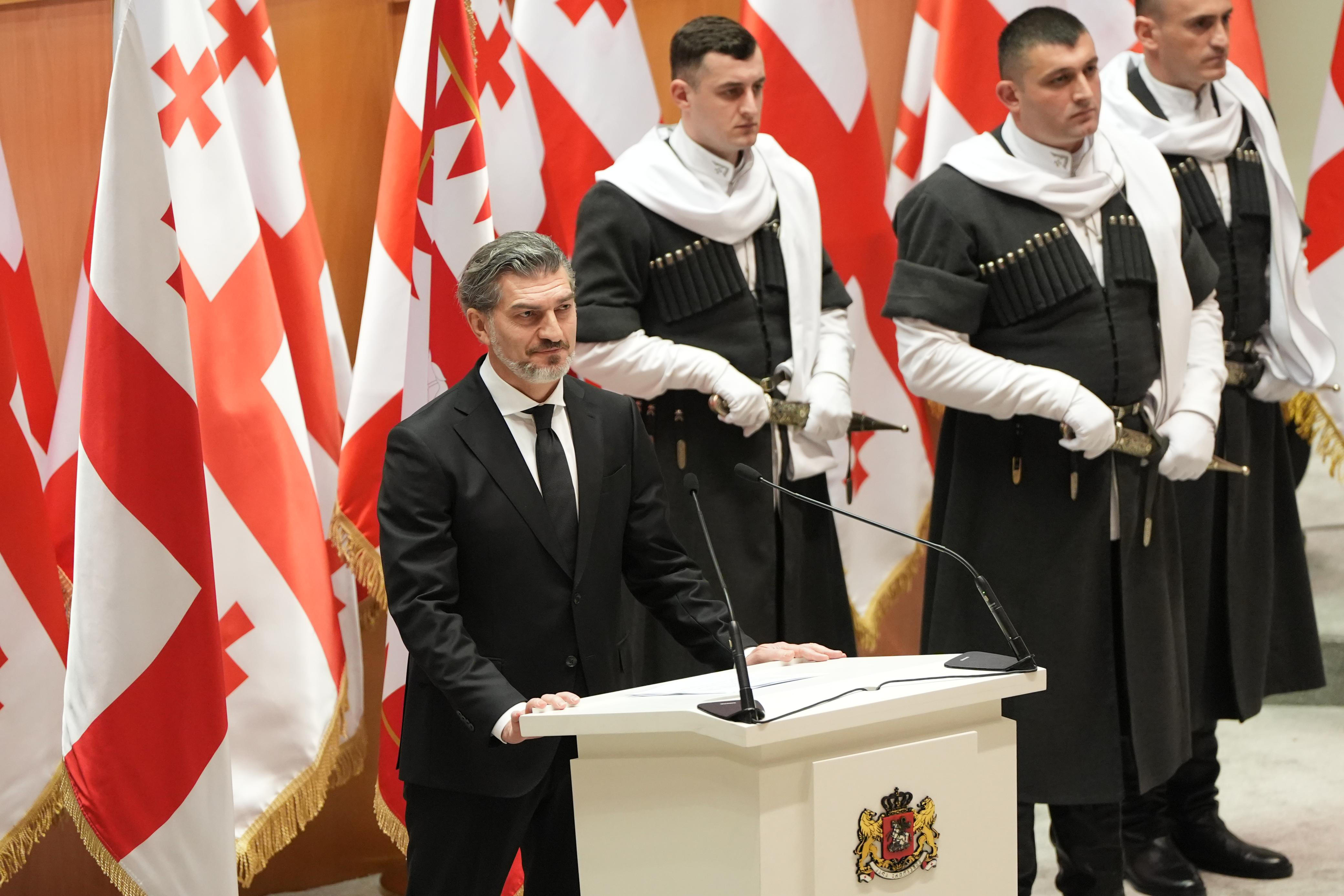 მიხეილ ყაველაშვილი - ვაპირებ ვიყო ყველას პრეზიდენტი, იმის მიუხედავად, ვის მოვწონვარ და ვის არა! ჩემი მომავალი ძალისხმევა მიმართული იქნება საზოგადოების კონსოლიდაციისა და გაერთიანებისკენ