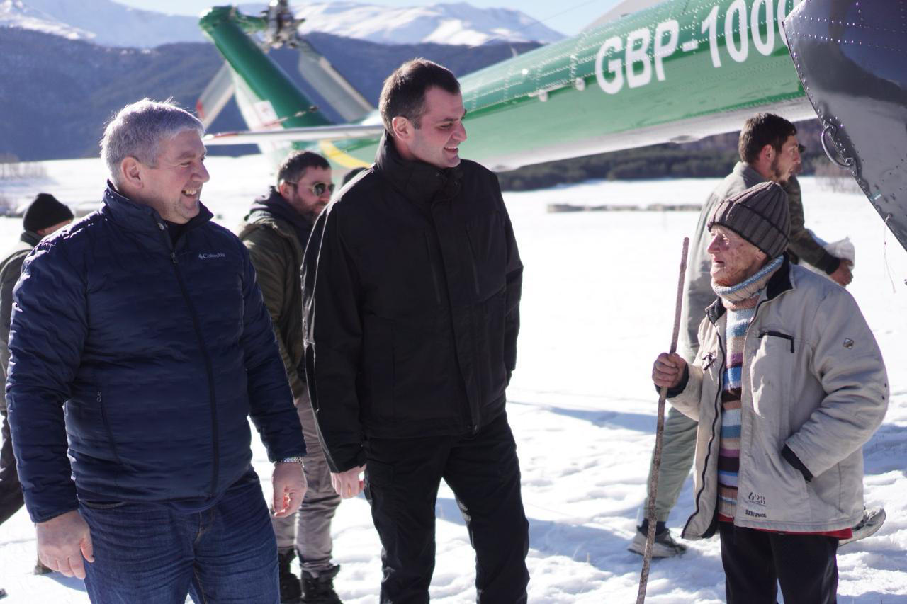 გიორგი ალადაშვილმა და ალექსი ფიცხელაურმა თუშეთში მუდმივად მცხოვრებ მოქალაქეებს საახალწლო ნობათები გადასცეს