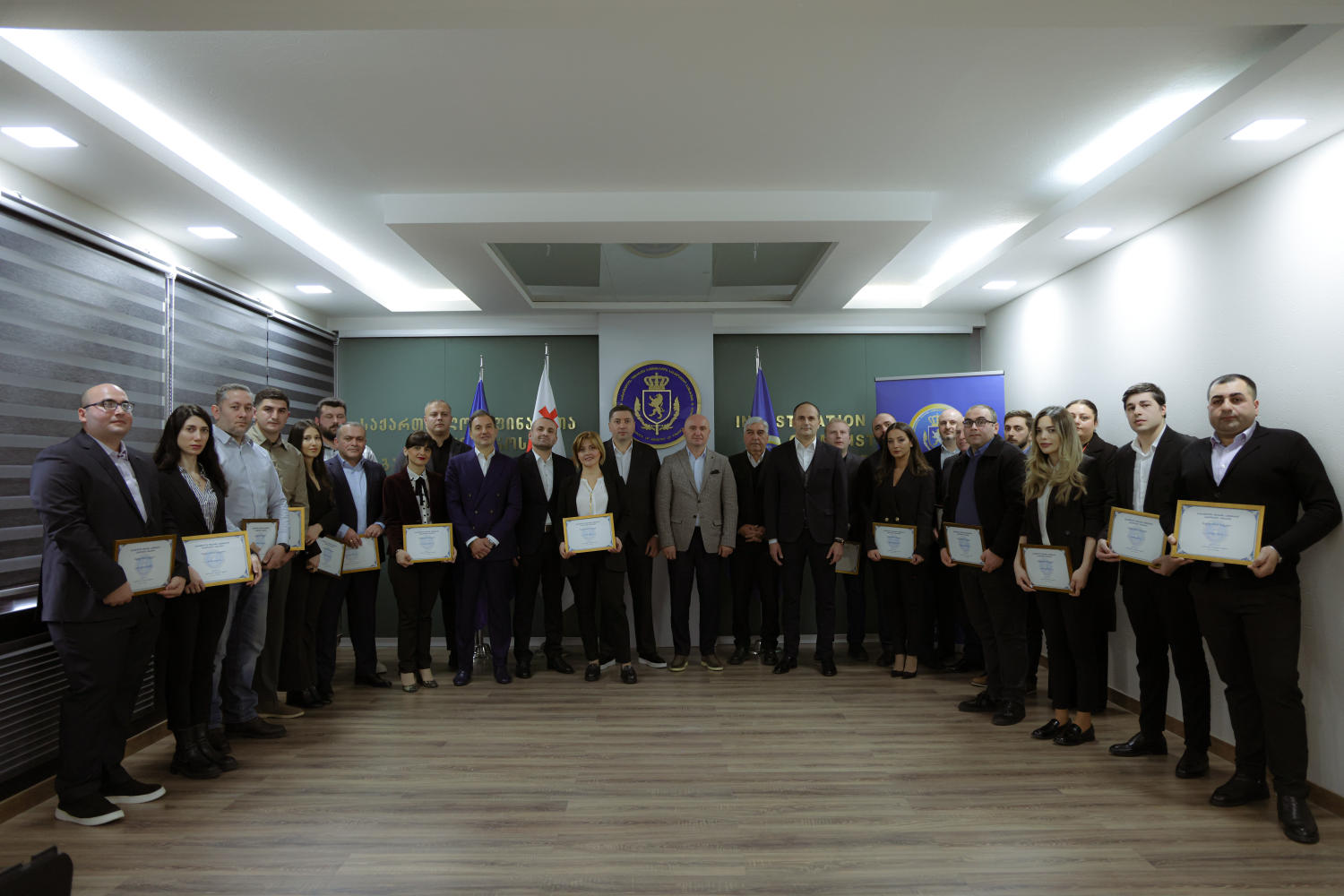 საგამოძიებო სამსახურის უფროსმა უწყების თანამშრომლები დააჯილდოვა