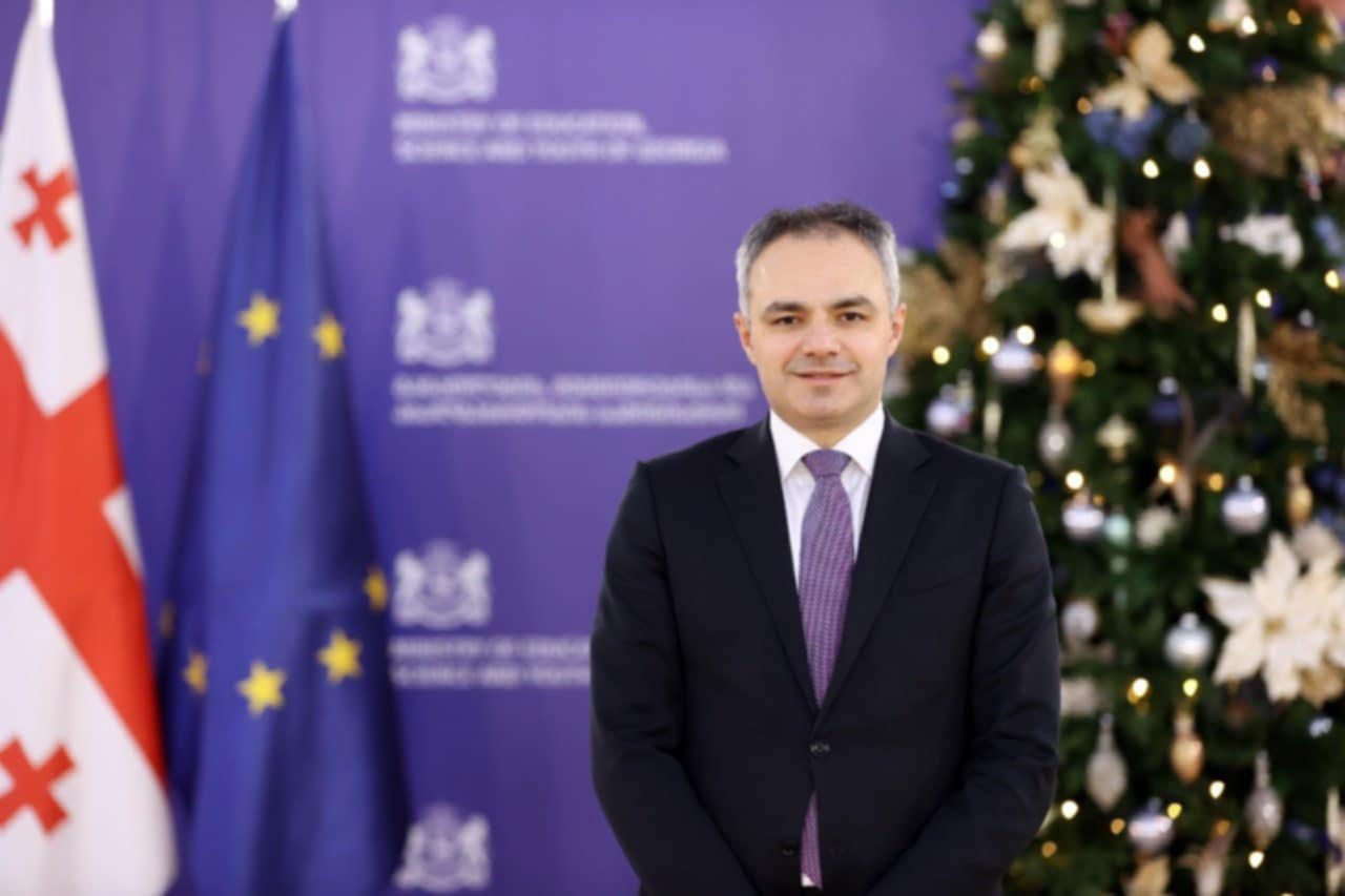 ალექსანდრე წულაძე საზოგადოებას ახალ წელს ულოცავს