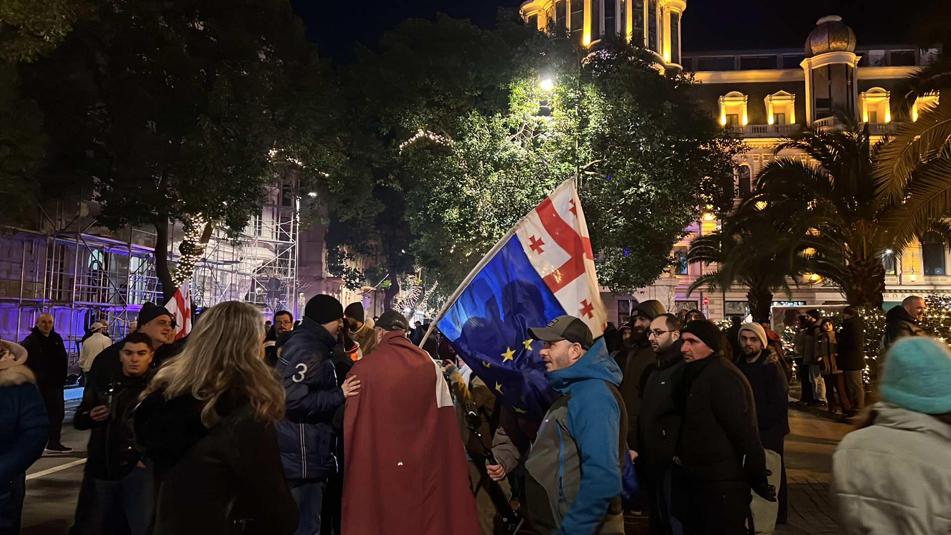 საქართველოს საკონსტიტუციო სასამართლოსთან საპროტესტო აქცია მიმდინარეობს