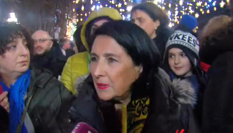 სალომე ზურაბიშვილი რუსთაველის გამზირზე მიმდინარე აქციაზე მივიდა