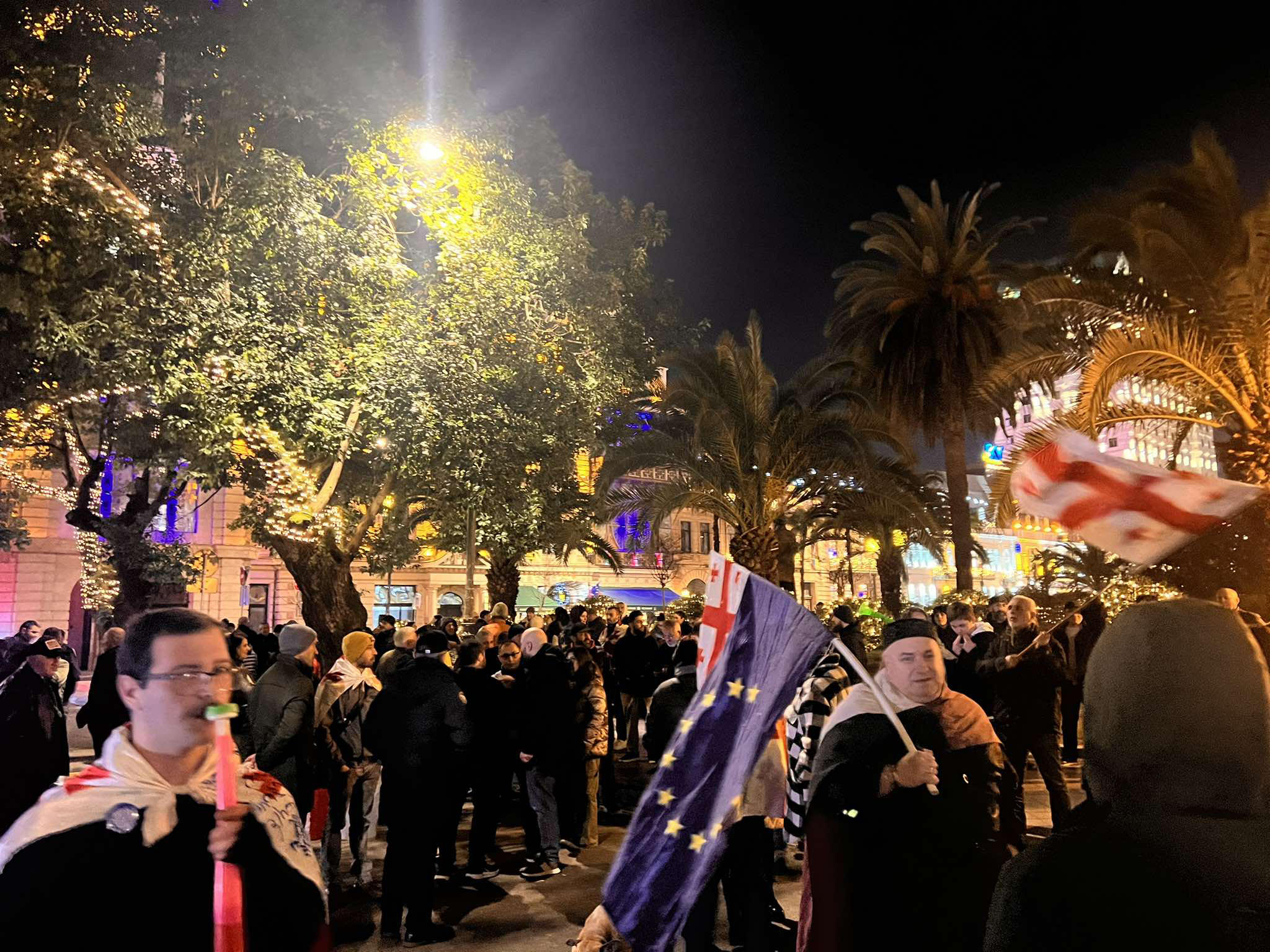 აჭარის მთავრობის სახლთან საპროტესტო აქცია განახლდა