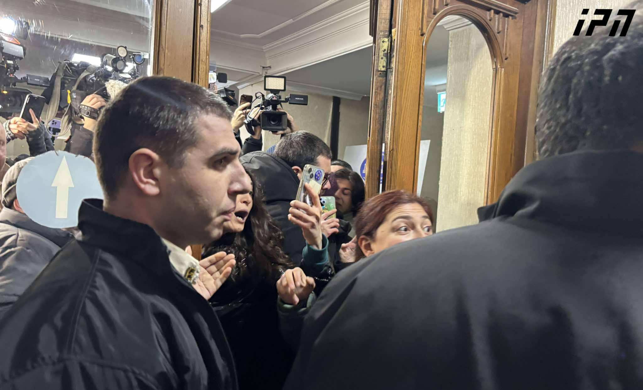 ანდრო ჭიჭინაძის, ონისე ცხადაძის და კიდევ ცხრა პირის პატიმრობაში დატოვების შესახებ გადაწყვეტილებას ხმაური მოჰყვა