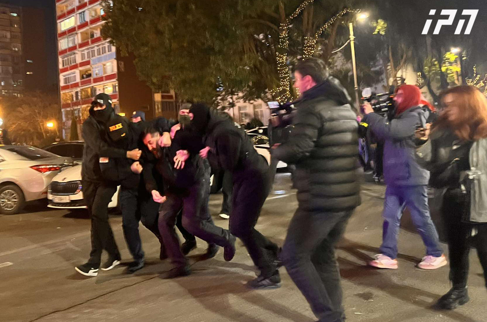 აჭარის მთავრობის სახლთან აქციის რამდენიმე მონაწილე დააკავეს