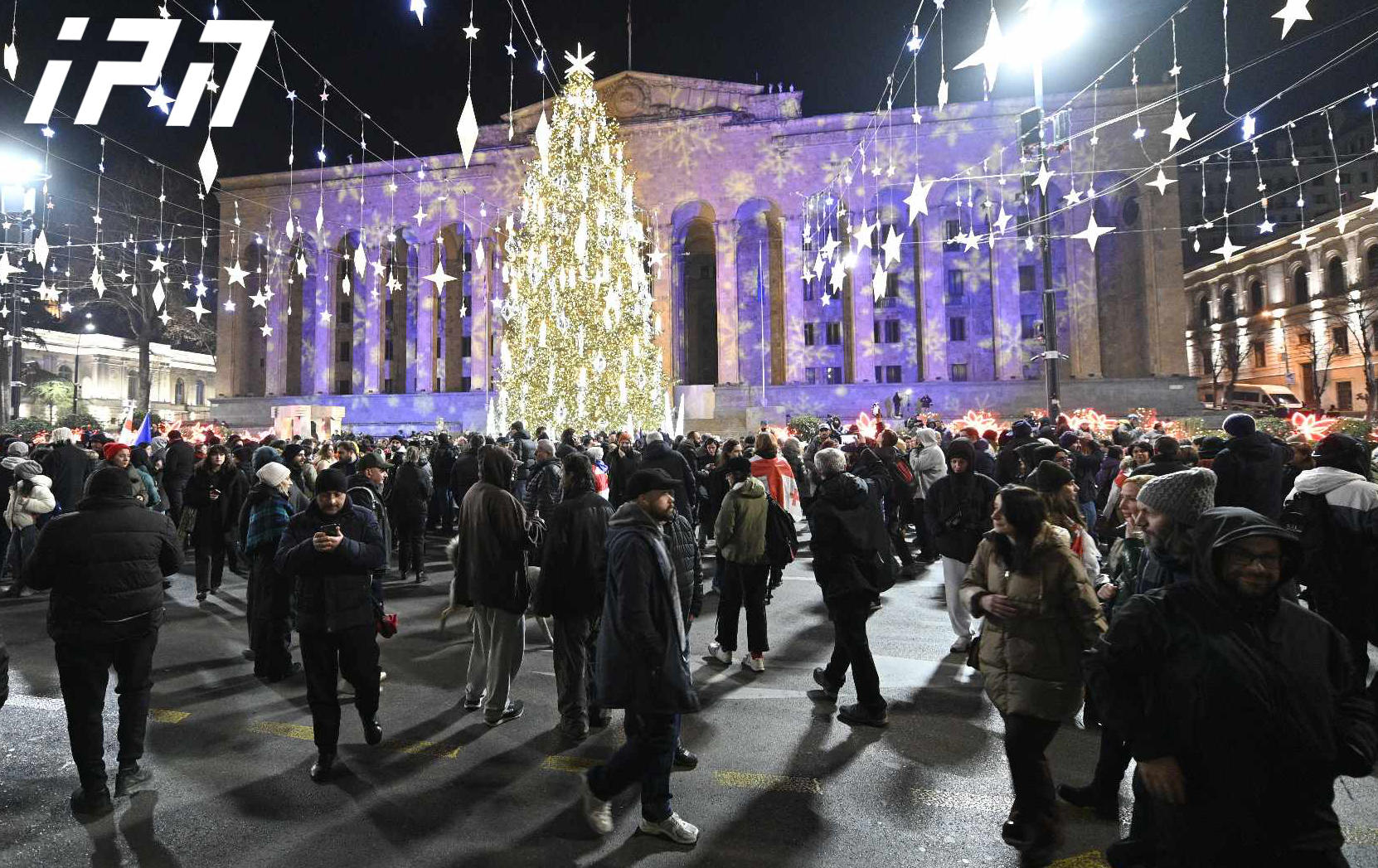 პარლამენტთან აქცია დაიწყო - გადაიკეტა რუსთაველის გამზირი