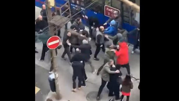 დოლიძის ქუჩაზე გაფიცულ მოქალაქეებს რამდენიმე პირი თავს დაესხა