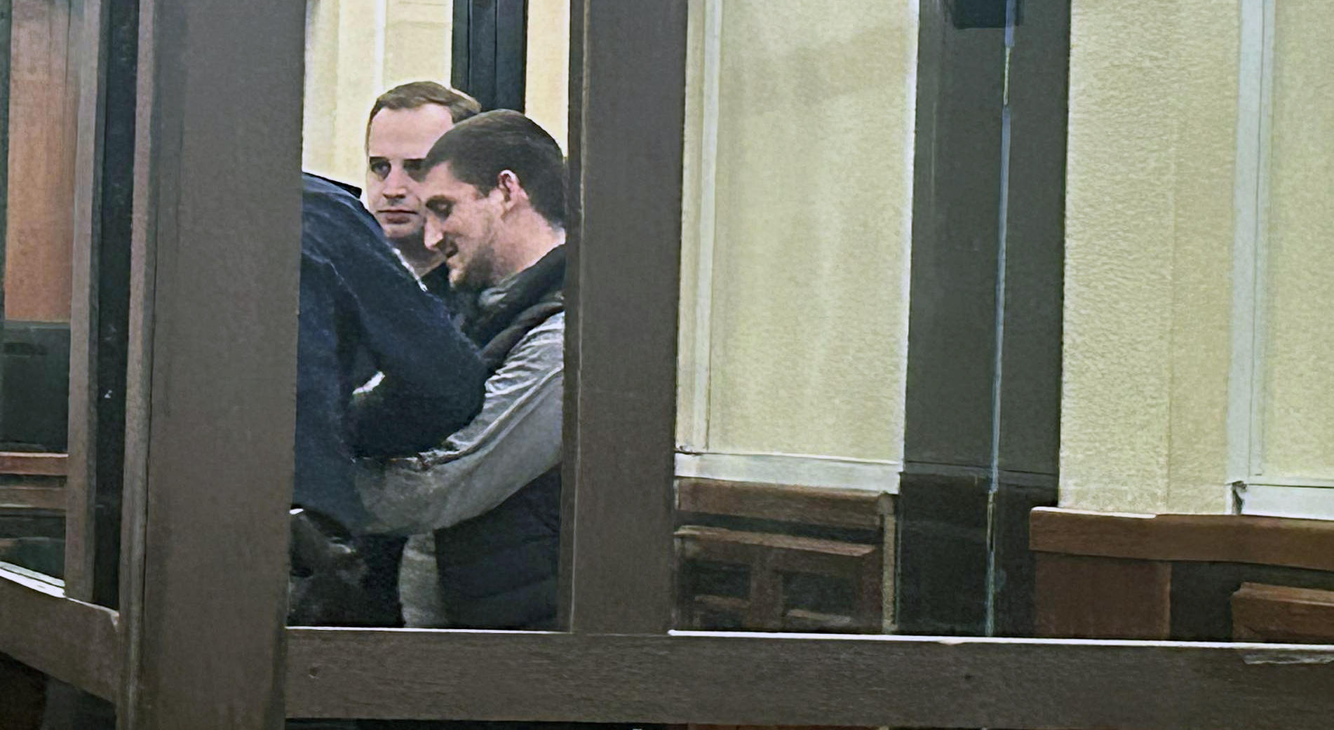 21 წლის გიორგი მინდაძე, რომელსაც პოლიციელზე თავდასხმას ედავებიან, კვლავ პატიმრობაში რჩება