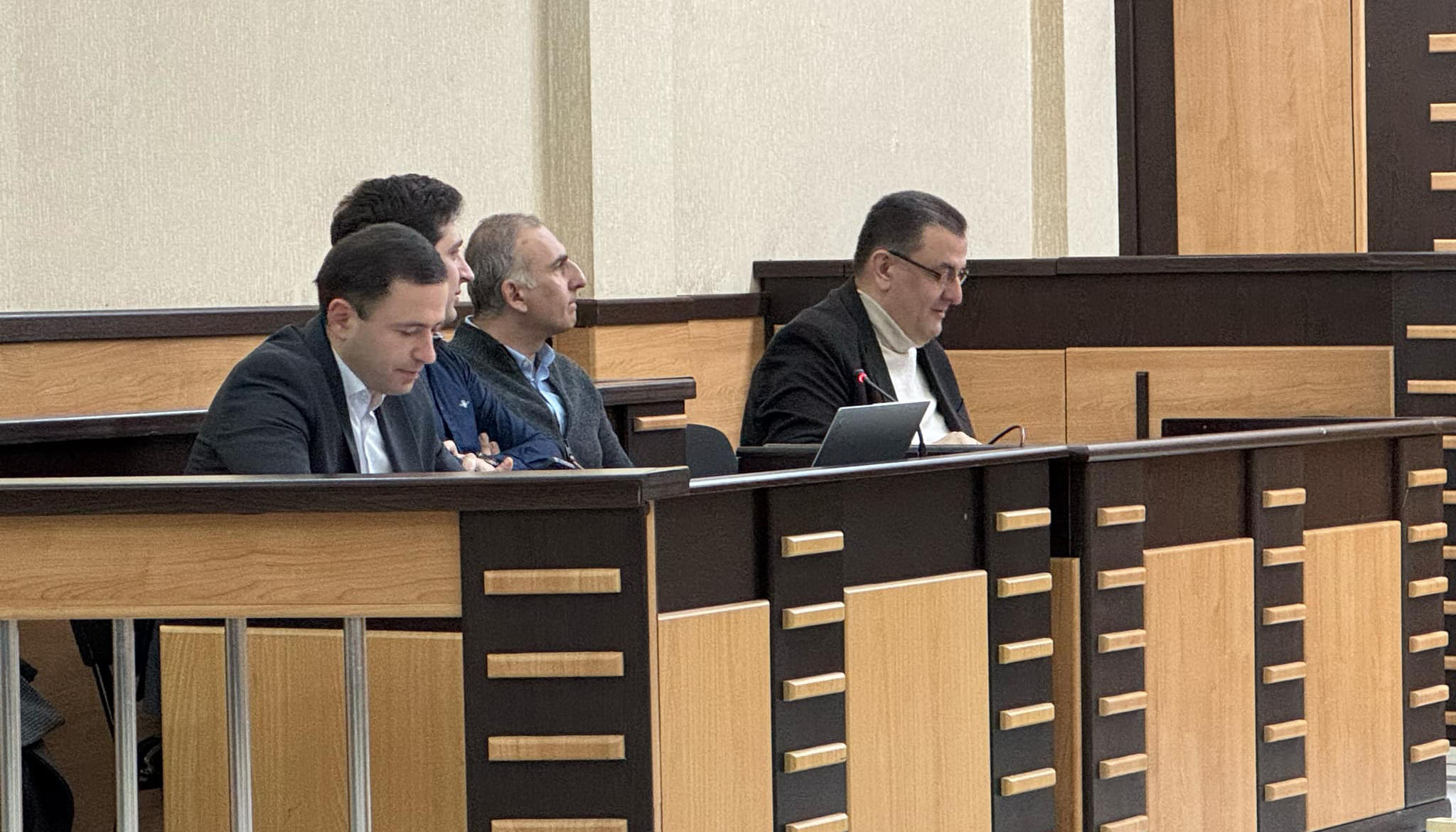თბილისის საქალაქო სასამართლოში ალეკო ელისაშვილის წინასასამართლო პროცესი მიმდინარეობს