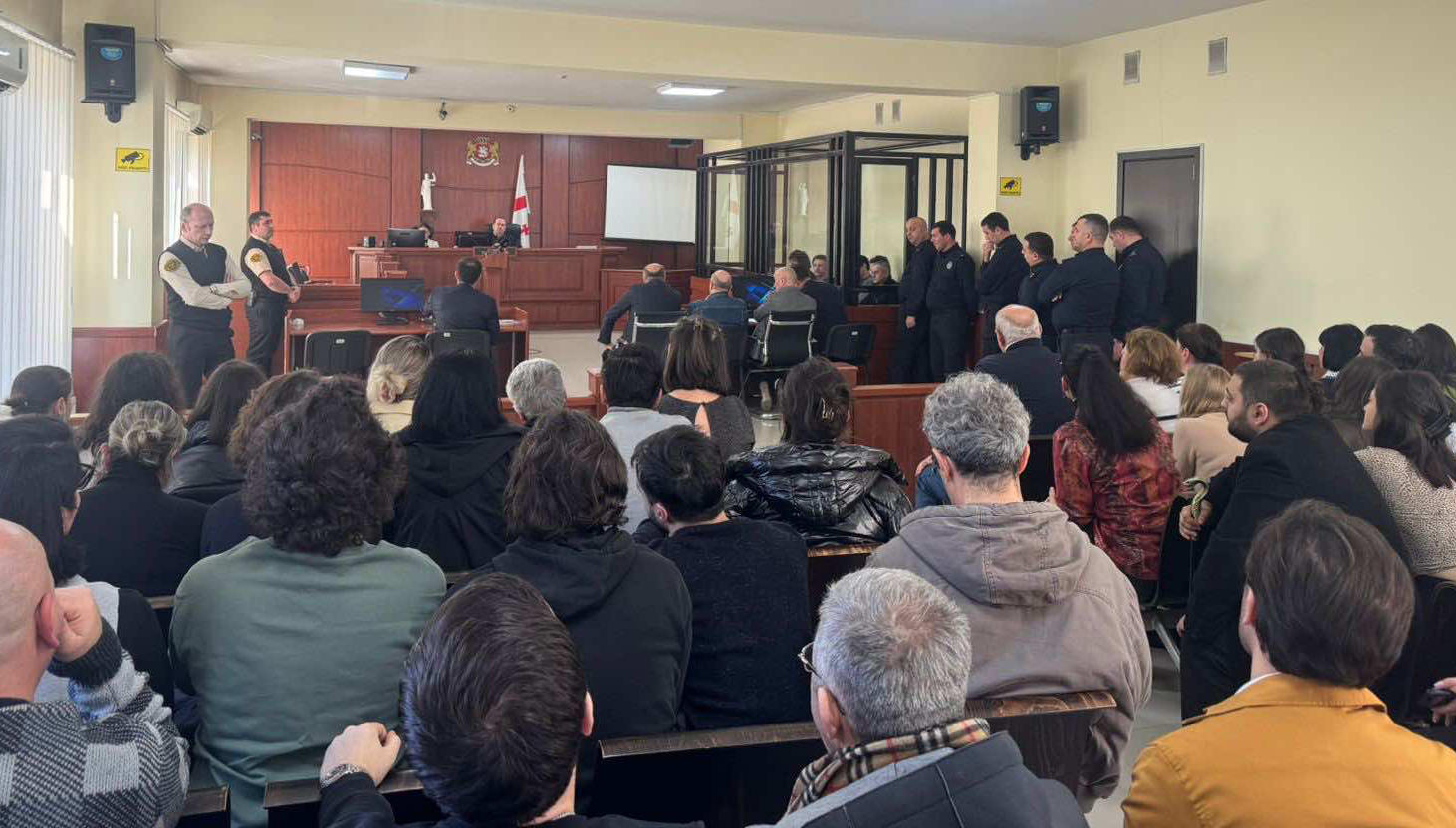 ბათუმის საქალაქო სასამართლოს მოსამართლემ ხელოვნების უნივერსიტეტის დეკანი და ამავე უნივერსიტეტის 3 სტუდენტი გირაოს სანაცვლოდ გაათავისუფლა, ხოლო 1 სტუდენტი პატიმრობაში დატოვა