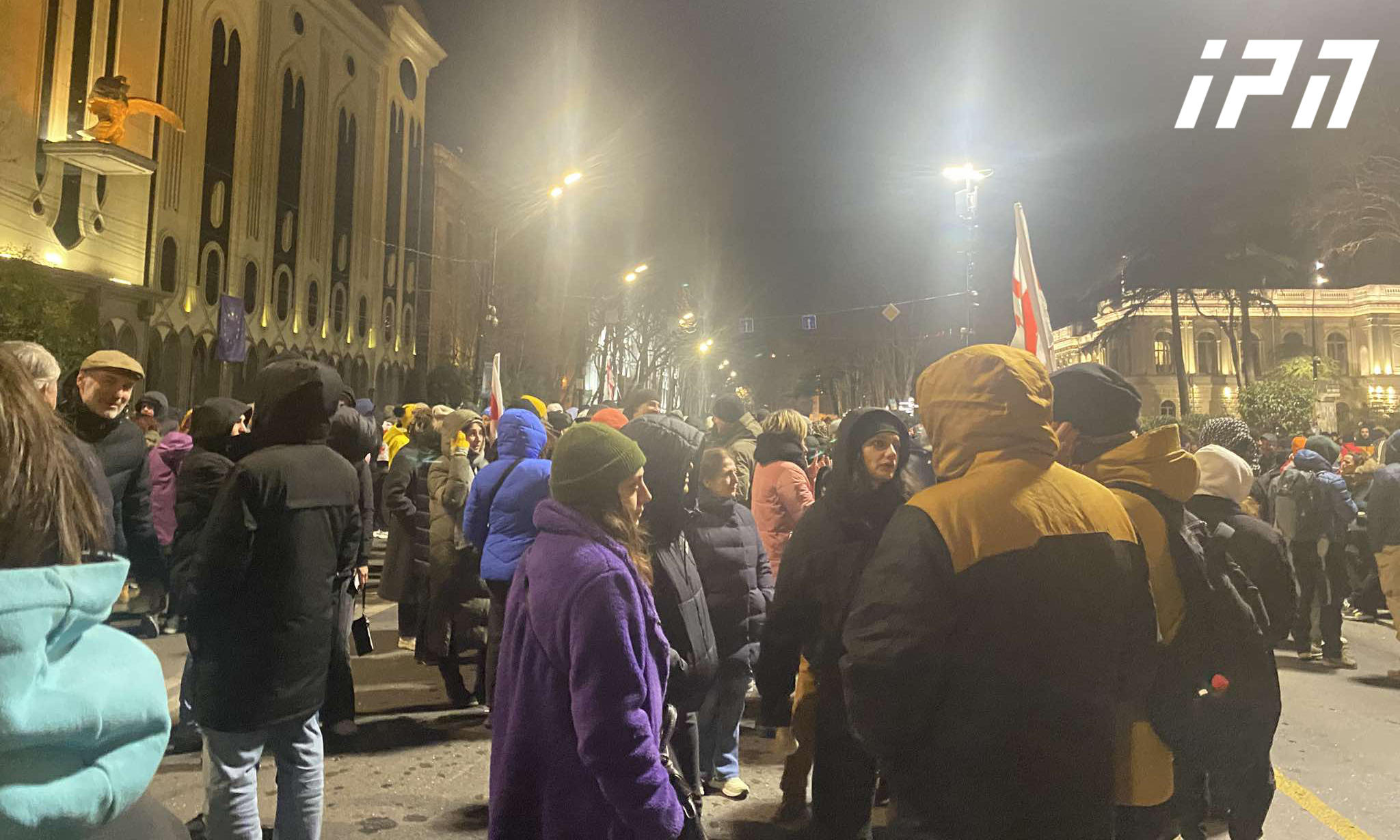 საპროტესტო აქციის მონაწილეებმა რუსთაველის გამზირი გადაკეტეს