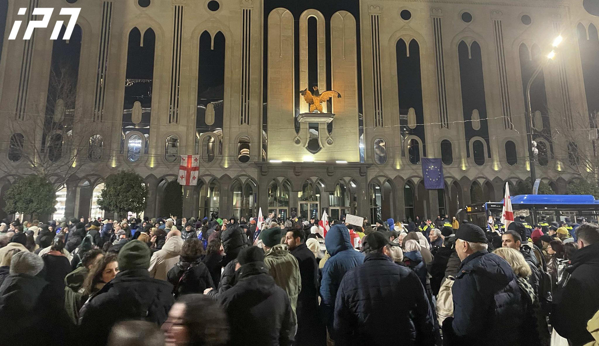 პარლამენტთან აქცია განახლდა - პროტესტის 68-ე დღეს რუსთაველის გამზირი კვლავ გადაკეტილია