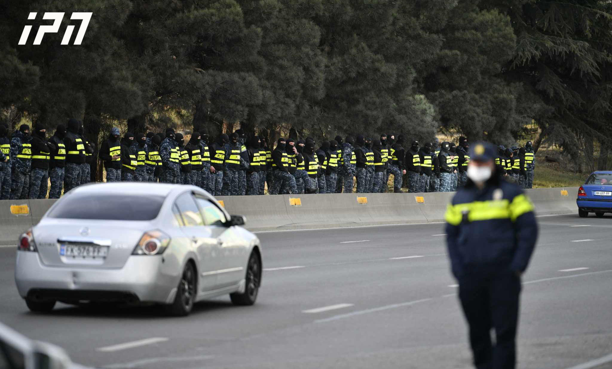 პირის მიერ ხულიგნობის, დაუმორჩილებლობის, თანამდებობის პირის შეურაცხყოფის, ასევე მანიფესტაციის წესის დარღვევის ხელმეორედ ჩადენა, ვისაც პირველ ჯერზე ჯარიმა არ გადაუხდია, ადმინისტრაციულ პატიმრობას გამოიწვევს