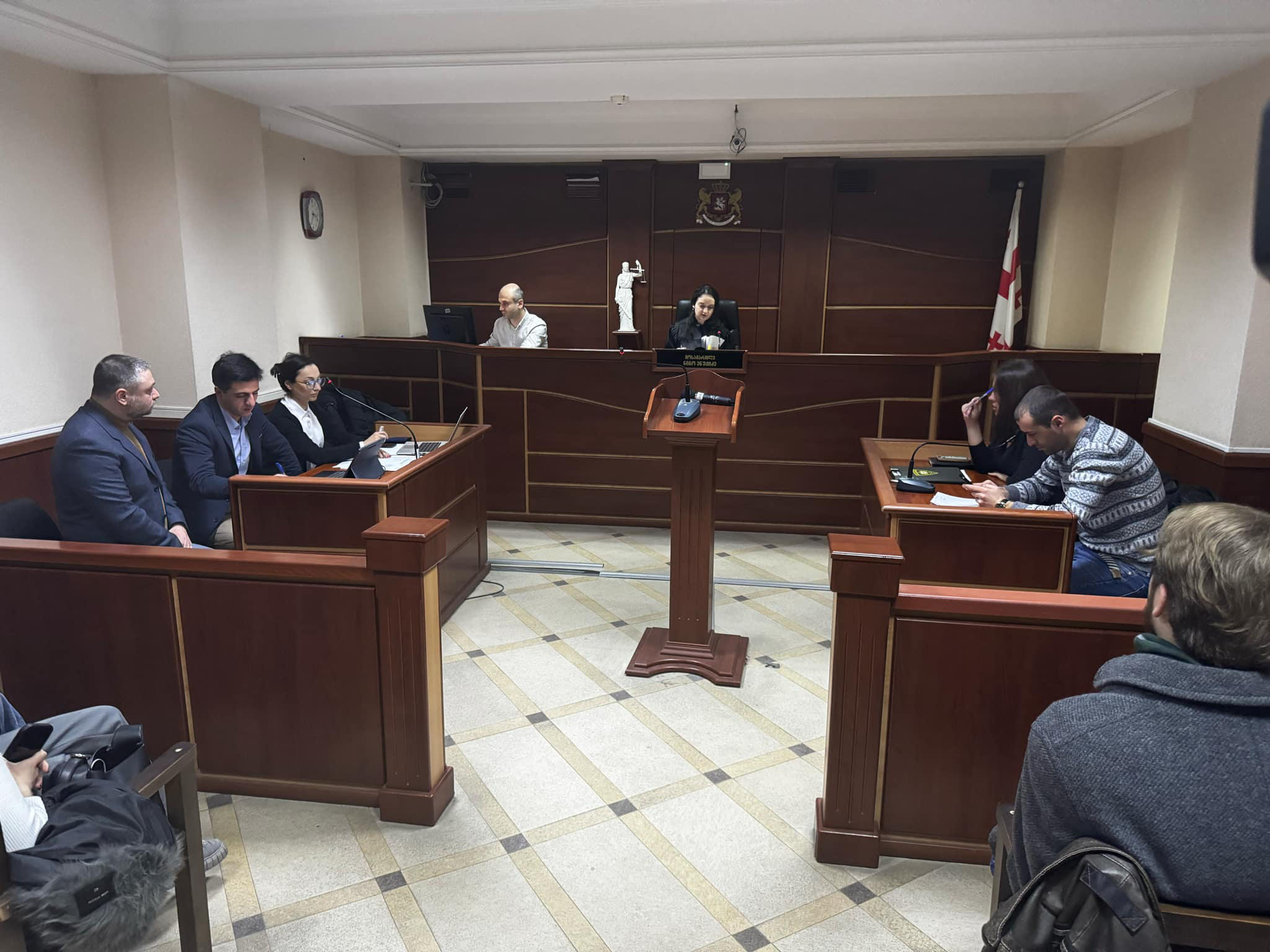 საქალაქო სასამართლოში ადმინისტრაციული სამართალდარღვევის საქმეზე გიორგი კლდიაშვილის პროცესი მიმდინარეობს