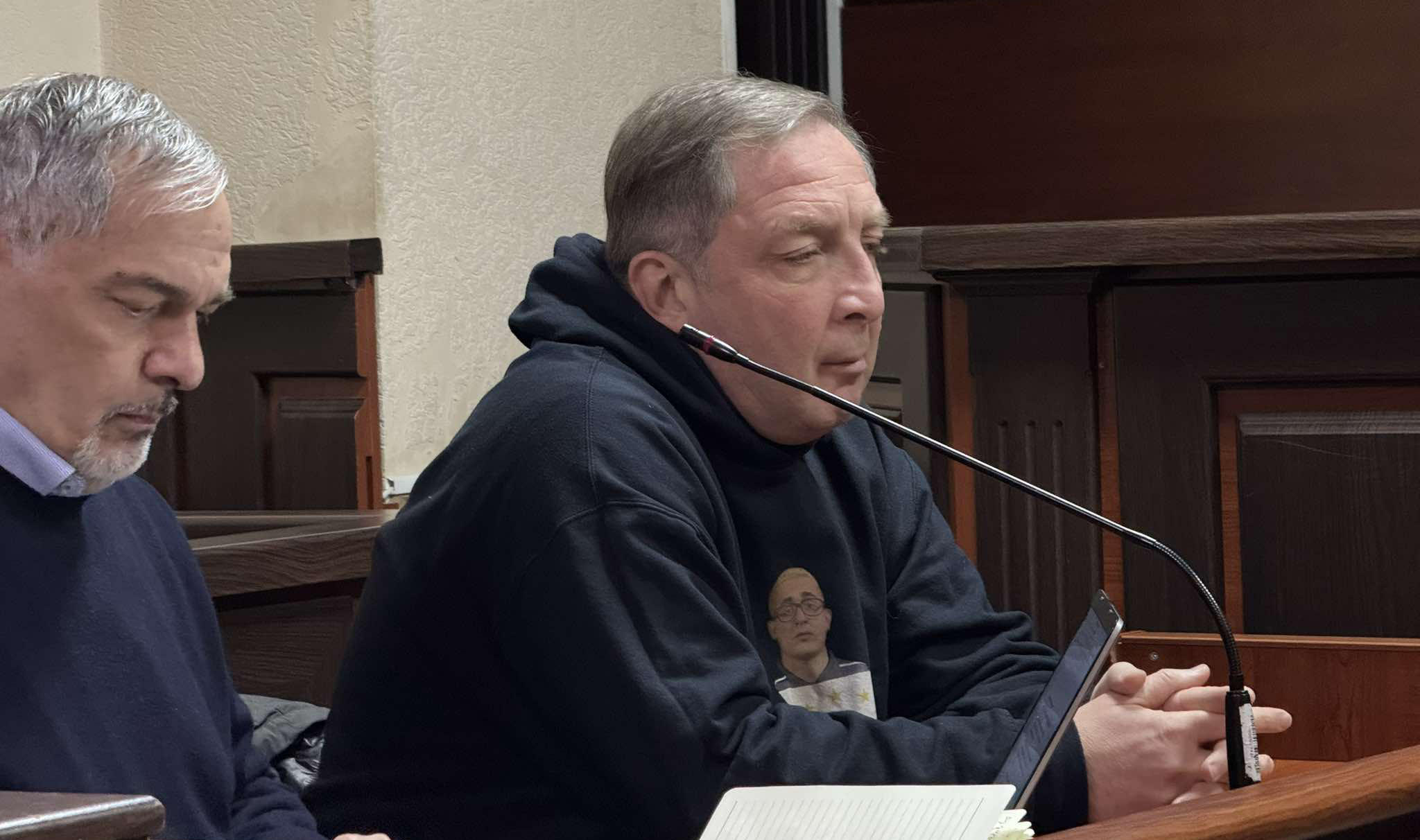 თბილისის საქალაქო სასამართლოში ადმინისტრაციულ პასუხისგებაში მიცემულ ალექსი პეტრიაშვილის სასამართლო პროცესი მიმდინარეობს