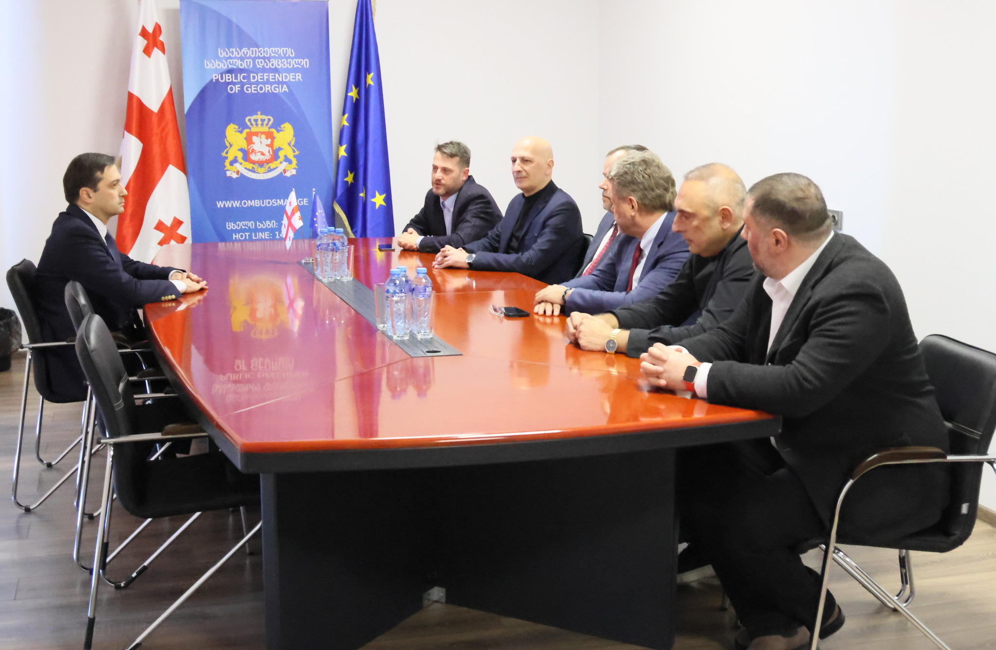 სახალხო დამცველმა რელიგიურ უმცირესობათა უფლებების დაცვის საკითხებზე შეხვედრა გამართა