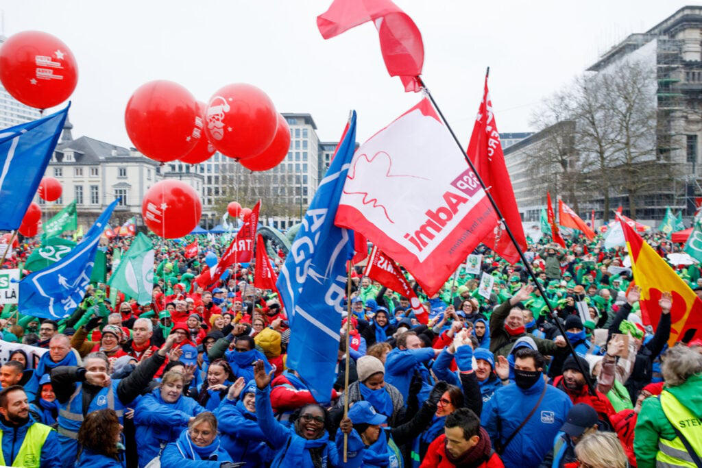 პროფკავშირების გაფიცვის გამო, ბელგიის აეროპორტმა ათობით ავიარეისი გააუქმა, შეწყვეტილია სასწავლო პროცესი, შეფერხებით ფუნქციონირებს საზოგადოებრივი ტრანსპორტი