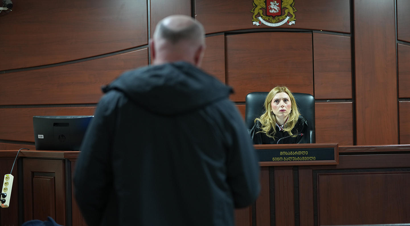 დეტექტივი აქციაზე დაკავებულ 21 წლის გიორგი მინდაძის საქმეზე - სოციალურ ქსელში ვნახე, რომ პიროვნება ისვრის პიროტექნიკას, რომელიც პიროვნებას ხვდება - ეს ჩავთვალე სამართალდარღვევად, ვიდეო ჩამოვტვირთე და ხელმძღვანელობას მოვახსენე