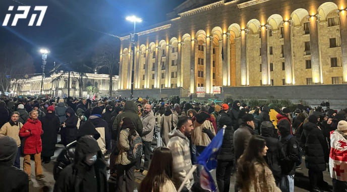 რუსთაველის გამზირზე საპროტესტო აქცია გრძელდება - გადაკეტილია საავტომობილო გზა