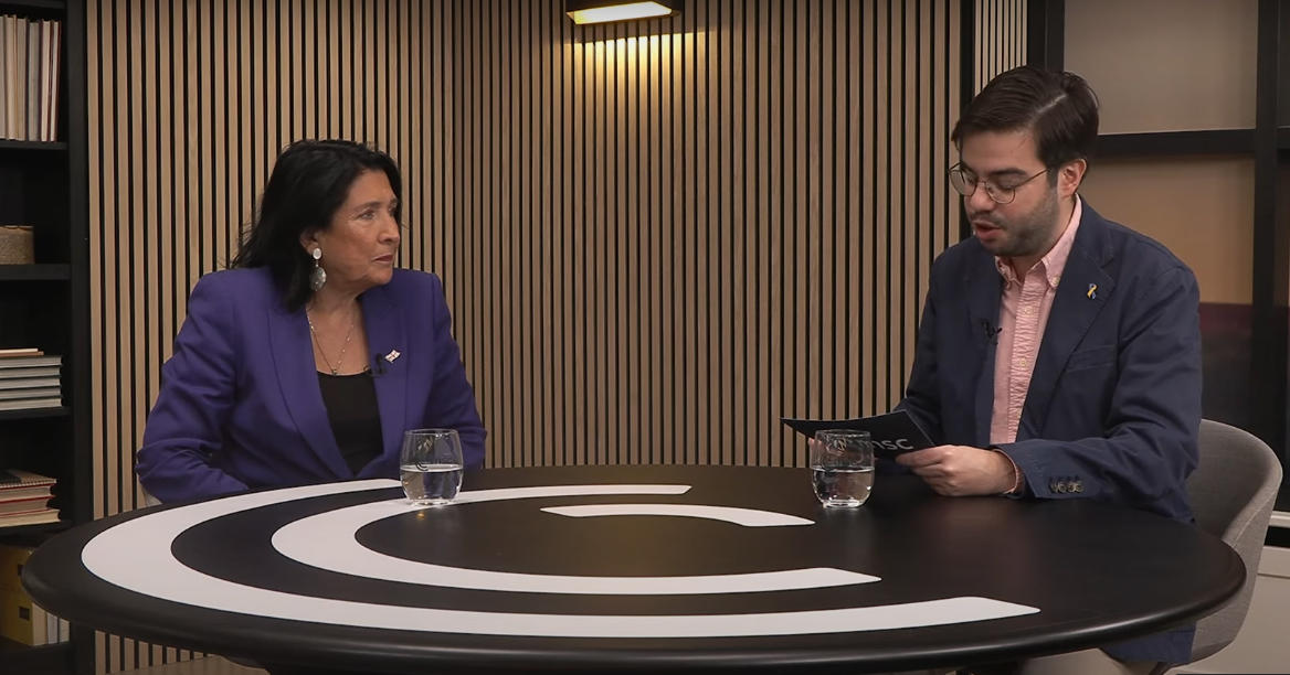 სალომე ზურაბიშვილი - საქართველოში არ არსებობს არცერთი დამოუკიდებელი ინსტიტუტი, რომელიც არ კონტროლდება ერთი პარტიის მიერ, ამ პარტიას აკონტროლებს ერთი კაცი და ამ ერთ კაცს - დიდი ალბათობით, მოსკოვი