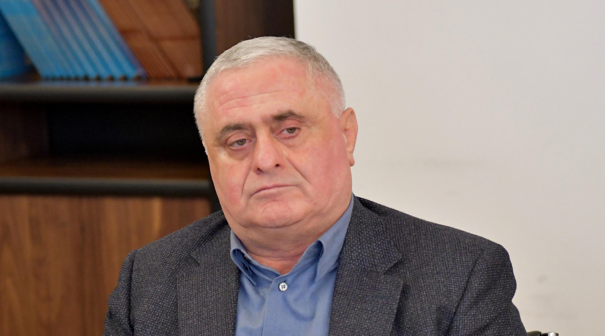 პარლამენტის თავდაცვის კომიტეტის თავმჯდომარის მოადგილის თანამდებობაზე, ოპოზიციის კვოტით „ხალხის ძალის“ დეპუტატი ვიქტორ ჯაფარიძე აირჩიეს