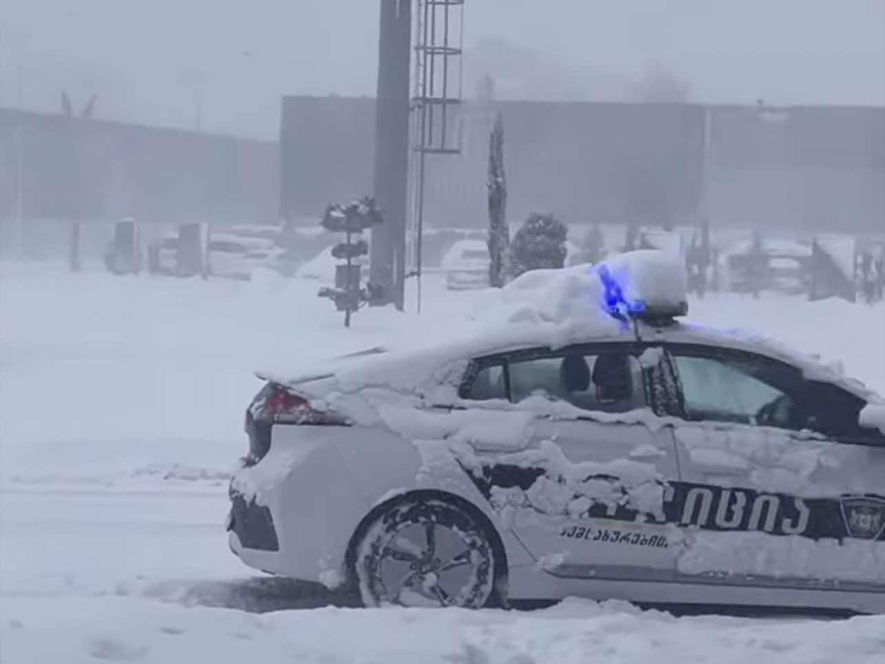 დიდთოვლობისა და ქარბუქის გამო ბათუმის საერთაშორისო აეროპორტში დღეს 8 ავიარეისი გაუქმდა