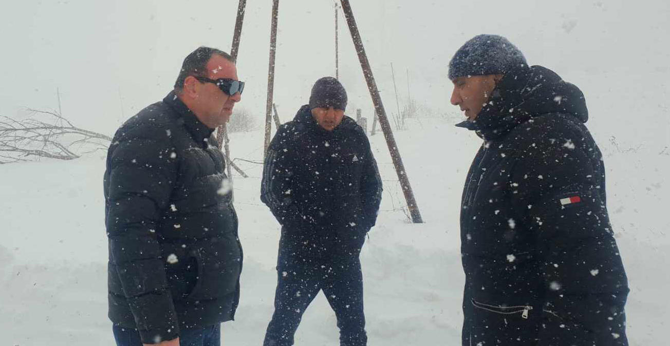 შიდა ქართლის გუბერნატორი - ხაშურის მუნიციპალიტეტში მაღალი ზონის სოფლებამდე მისასვლელი გზები ჩაკეტილია - ვიყენებთ სრულ ტექნიკურ რესურსს, რომ რეგიონის არცერთი სოფელი ყურადღების მიღმა არ დაგვრჩეს