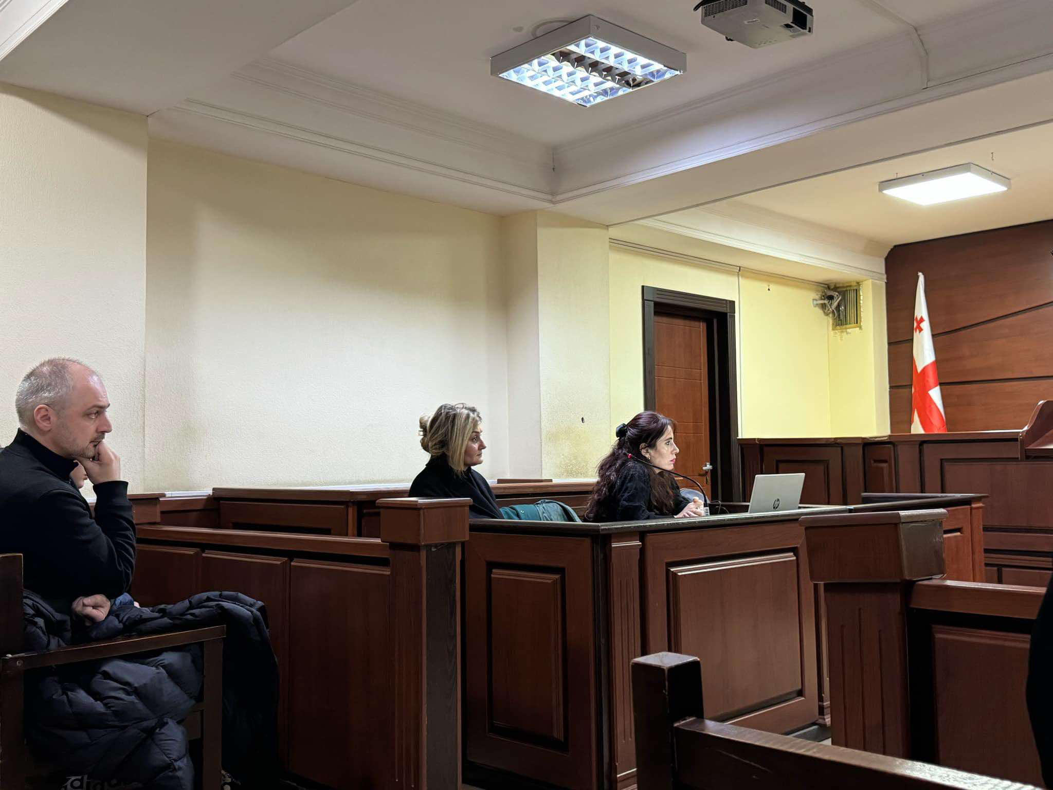 კორონავირუსით გარდაცვლილი ფეხბურთელის, ვახტანგ ჩარკვიანის საქმეზე ბრალდებულ ექიმს 12 000-ლარიანი გირაო შეეფარდა