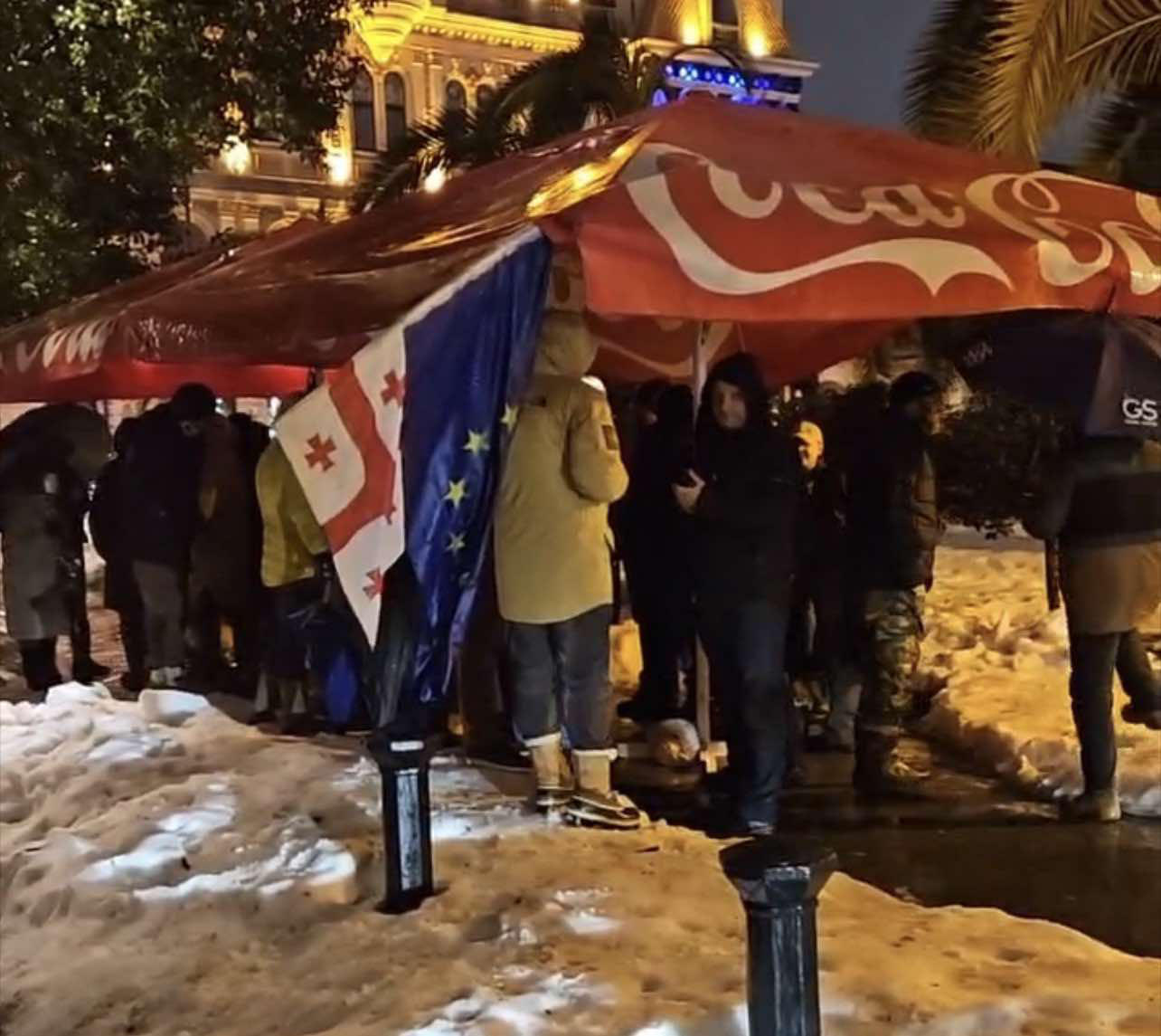 ბათუმში ხელახალი არჩევნებისა და დაკავებულების გათავისუფლების მოთხოვნით პროტესტი გრძელდება