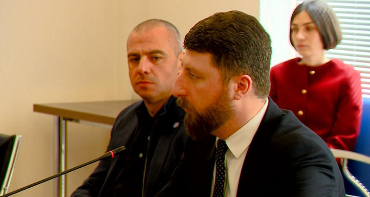 არჩილ გორდულაძის განცხადებით, ის, რომ კანონპროექტების ინიციატორი „ქართულ ოცნებასთან“ ერთად „ხალხის ძალაა“, კლასიკური მაგალითია იმისა, როგორ უნდა თანამშრომლობდეს მმართველი გუნდი და საპარლამენტო ოპოზიცია