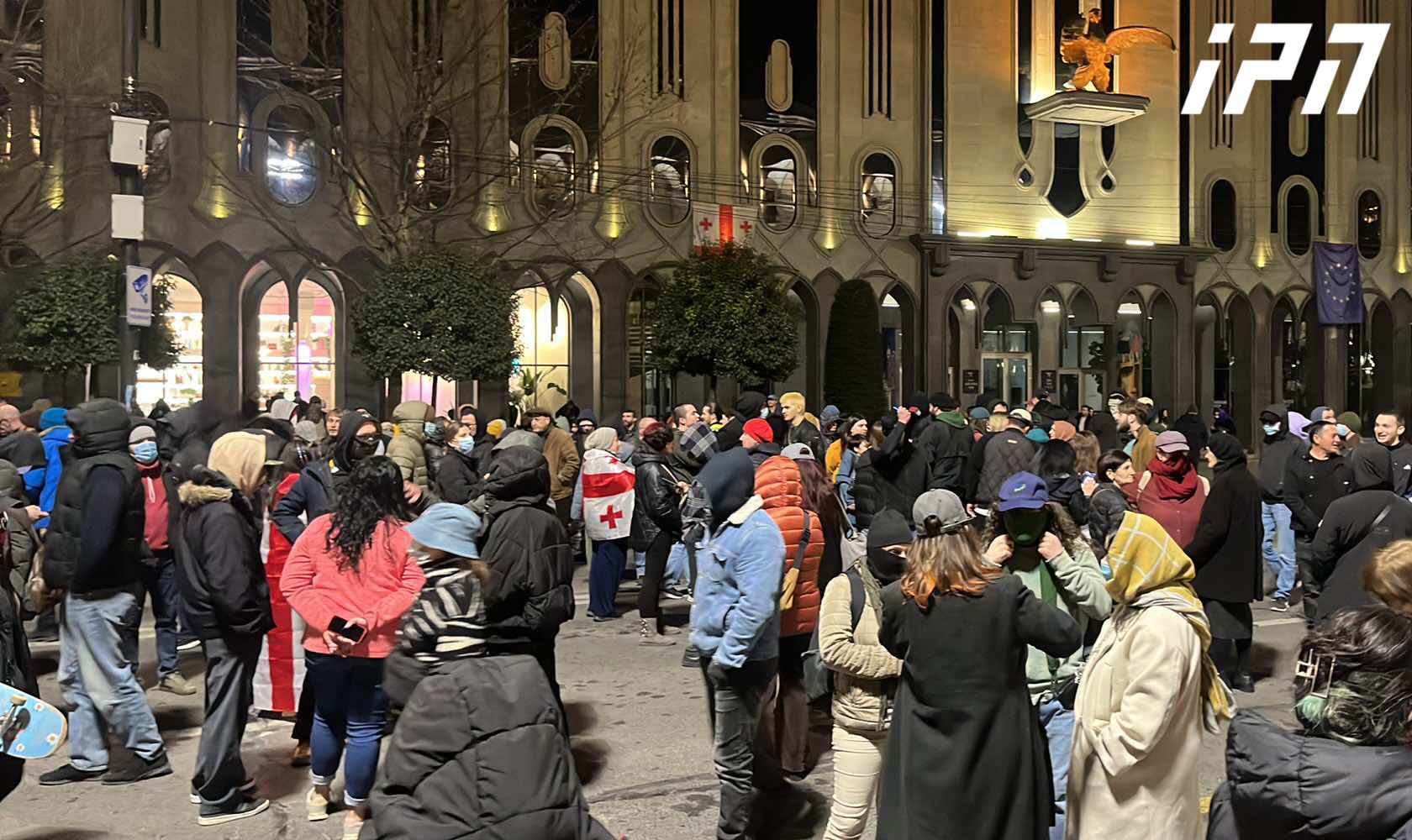 პარლამენტთან საპროტესტო აქცია განახლდა - ამ დროისთვის, რუსთაველის გამზირზე საავტომობილო მოძრაობა გადაკეტილია