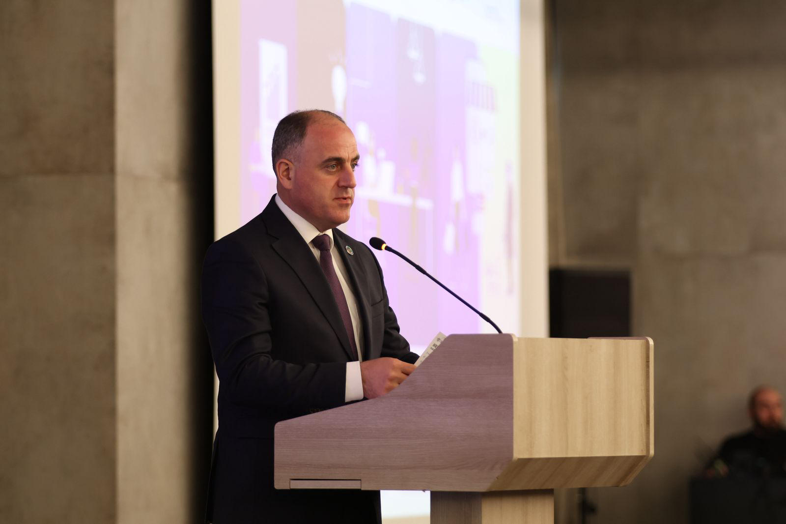 დავით ნარმანია მომხმარებლის დაცვის შესახებ კონფერენციაზე მოხსენებით წარდგა
