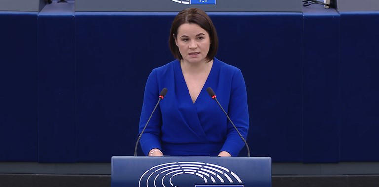 სვეტლანა ტიხანოვსკაია - იქნებიან ჩვენი ქვეყნები თავისუფალი, თუ დავრჩებით გიგანტის ჩრდილში? შევთავაზოთ გიგანტს ყველაფერი იმ იმედით, რომ როცა მიიღებს, რაც სურს, წინ აღარ წავა? ვიცით ისტორია: იმპერიას განუსაზღვრელი მადა აქვს