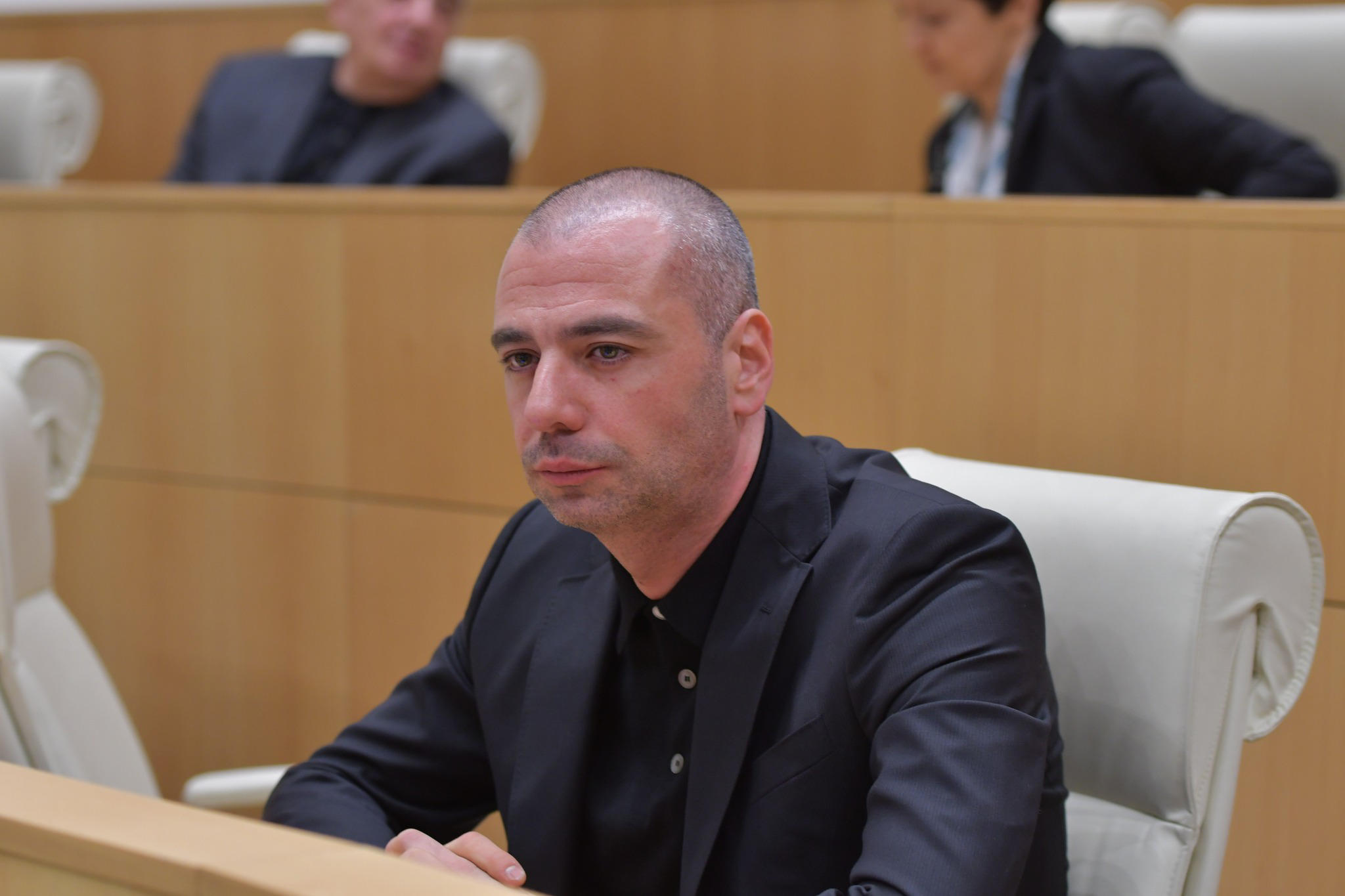 ლევან მაჭავარიანი - ოთხივე ოპოზიციური პარტია არის „ნაციონალური მოძრაობის“ ნაწილი და ისინი ერთიანი სცენარით მოქმედებენ - ცდილობენ ქვეყანაში ხელოვნური კრიზისის შექმნას და ერთად იმართებიან ქვეყნის გარედან