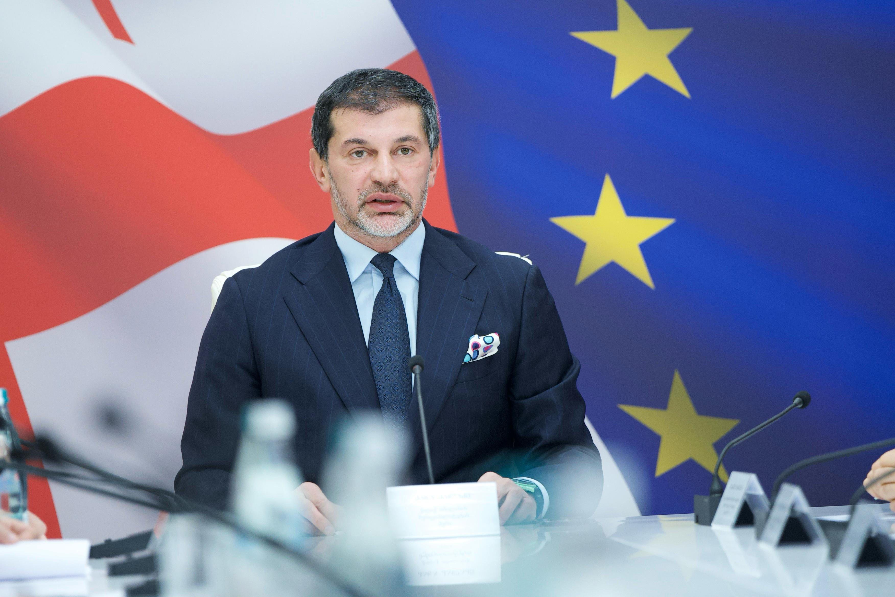 თბილისის მერია დედაქალაქის შემოსასვლელსა და გასასვლელში არსებულ აბრებს განაახლებს