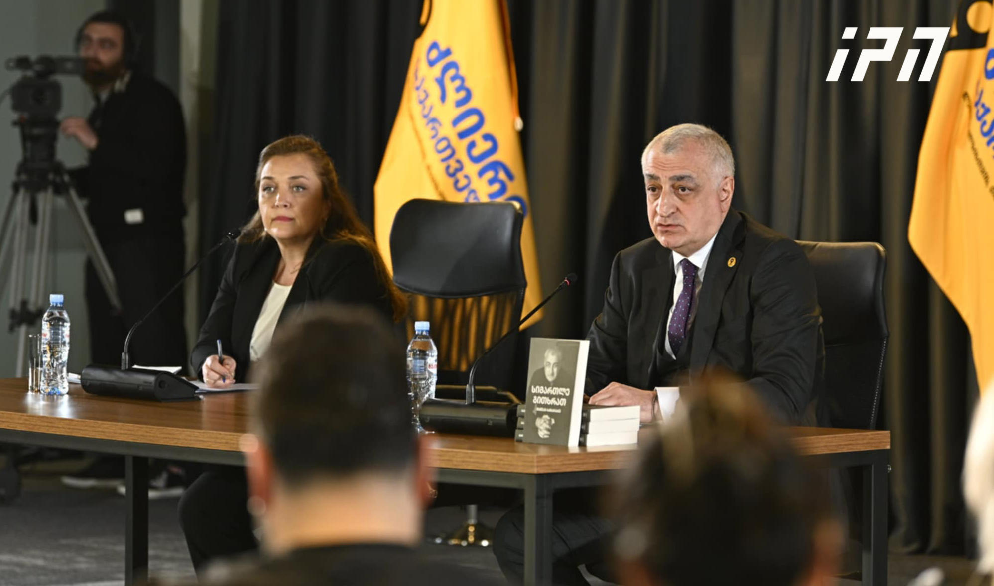 მამუკა ხაზარაძე - ბრძოლა იქნება ბოლომდე - დამიჭერენ? - ბრძოლას გავაგრძელებ! - შემეძლო გავრიგებოდი ბიძინა ივანიშვილს, ე.წ. მორიგებაზეც მივედი და აღმოვჩნდი ქურდულ გარჩევაზე, სადაც ივანიშვილი იყო მოსამართლეც, „ქურდიც“, პროკურორიც