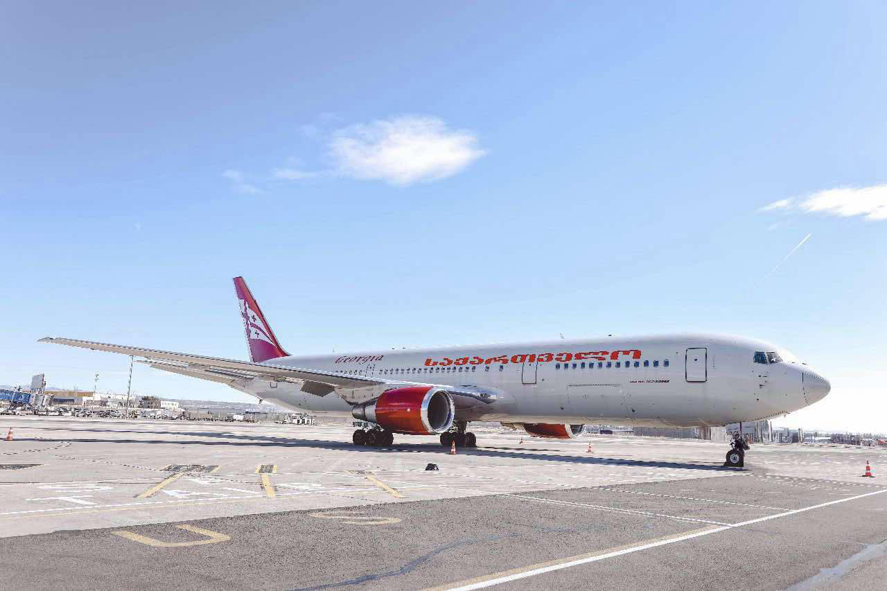 წმინდა ცეცხლს იერუსალიმიდან საქართველოში 23:40 საათზე ჩამოიტანენ