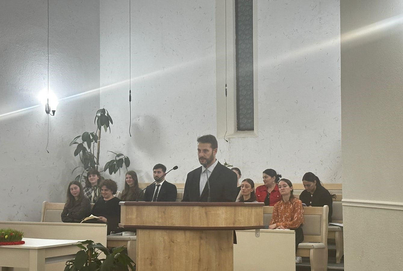ბაპტისტური თემი აღდგომას ზეიმობს