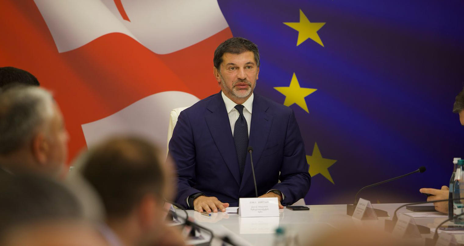 კახა კალაძის განცხადებით, სოციალურად დაუცველი მრავალშვილიანი ოჯახის წევრი და შშმ სტუდენტების სწავლის დაფინანსების პროგრამის ფარგლებში, 5 მარტიდან დღემდე მერიაში 1900 განაცხადი შევიდა, საიდანაც 254 კი უკვე დაკმაყოფილდა