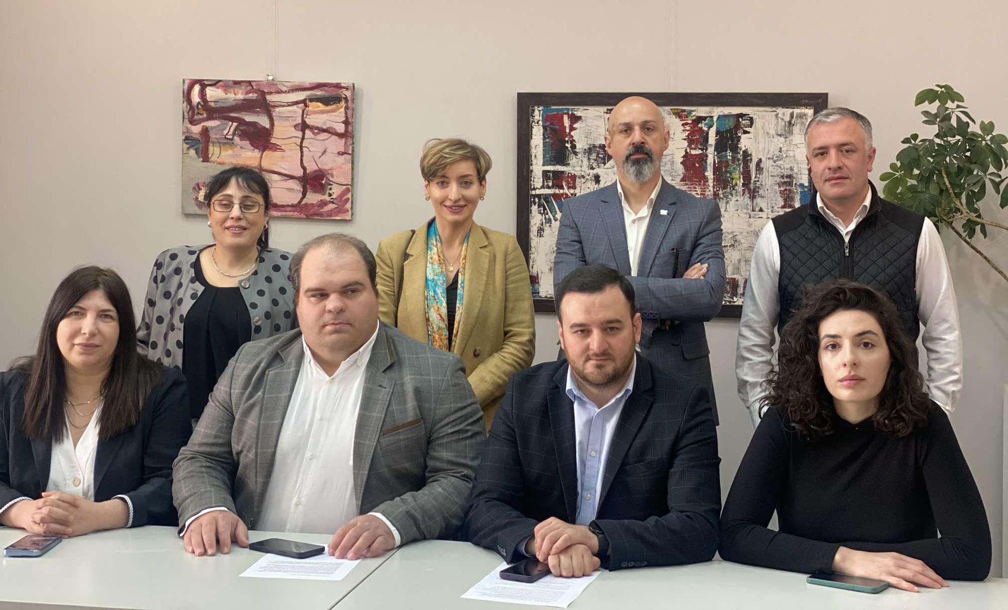 1-ელ მაისს საჯარო სამსახურიდან გათავისუფლებული პირების მხარდასაჭერად 10 პროფკავშირი და საზოგადოებრივი ორგანიზაცია მსვლელობას გამართავს