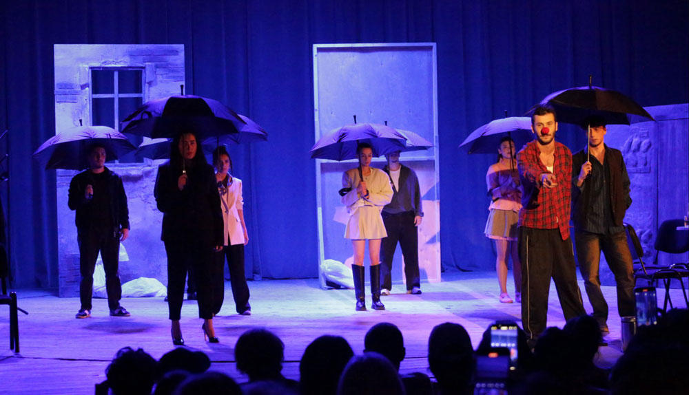 გრიგოლ რობაქიძის უნივერსიტეტის სტუდენტური დასის კიდევ ერთი წარმატება - მოყვარულ სტუდენტურ თეატრთა საერთაშორისო ფესტივალი „ნიღაბი“ წელს მეთერთმეტედ გაიმართა